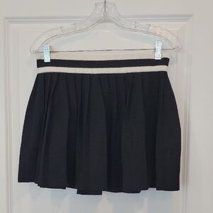 AERIE Cheerleader Pleated Knit Skirt Black Ivory In Size Medium